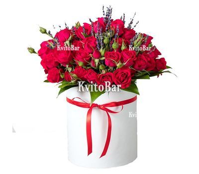 Букет червоних троянд в коробці