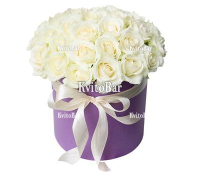 Букет троянд у круглій коробці