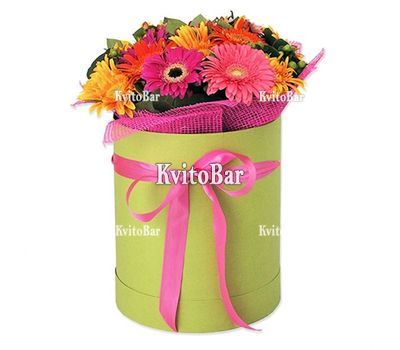 Гербери в шляпній коробці