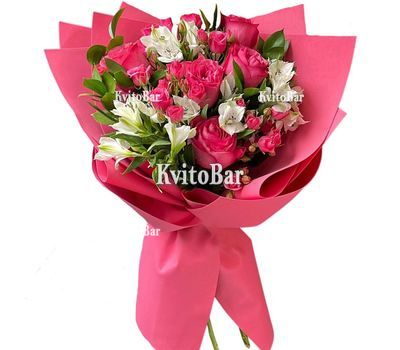 Яскравий букет троянд та альстромерій