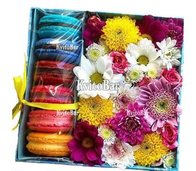 Композиція з тістечками