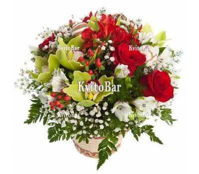 Кошик з трояндами і орхідеями