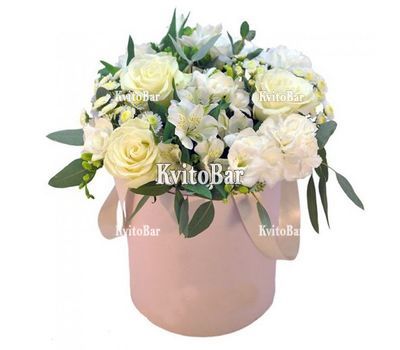 Ніжні квіти в коробці