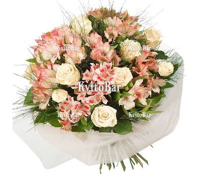 Ніжний букет альстромерій і троянд