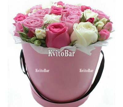 Ніжний букет в шляпній коробці