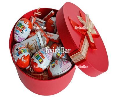 Коробка з солодощами Kinder