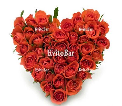 Серце із червоних троянд