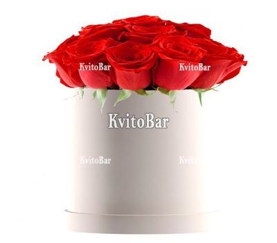 Троянди в коробці