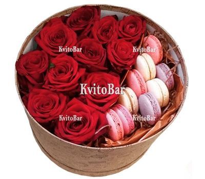 11 roses with macarons