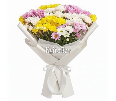 15 різнокольорових хризантем в букеті