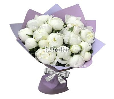 19 білих півоній