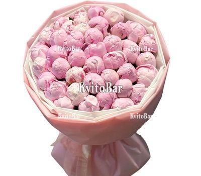 35 рожевих півоній