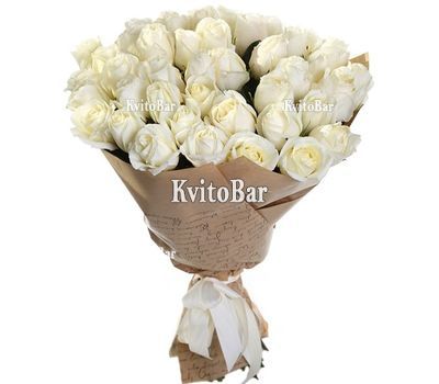 41 біла троянда в папері