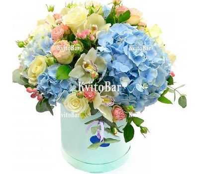 Коробка з троянд гортензій та орхідей