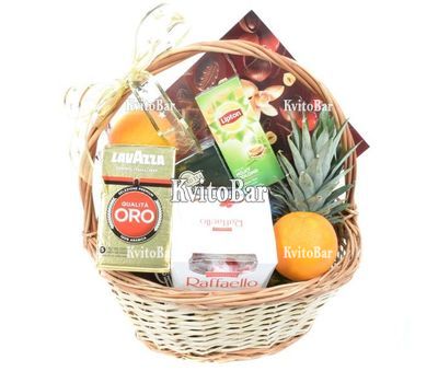 Подарочная корзина лакомств